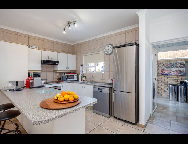 2 BEDROOM HOUSE RENTED IN WELGELEGEN
